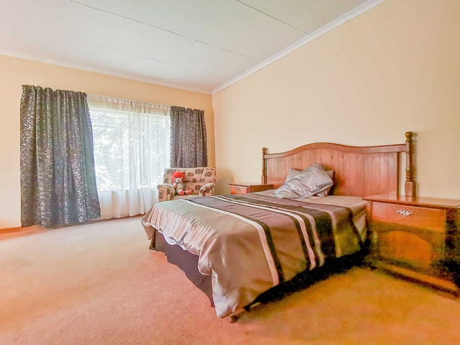 7 Bedroom Property for Sale in Parklands Western Cape